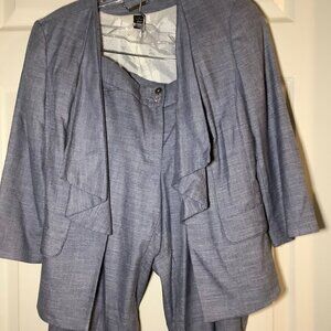 White House Black Market Women Light Blue 2 Piece Suit with inner linen